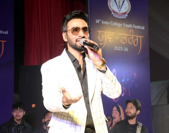 Hardeep Grewal renowned Singer and Actor Performing in a 14th Youth Festival